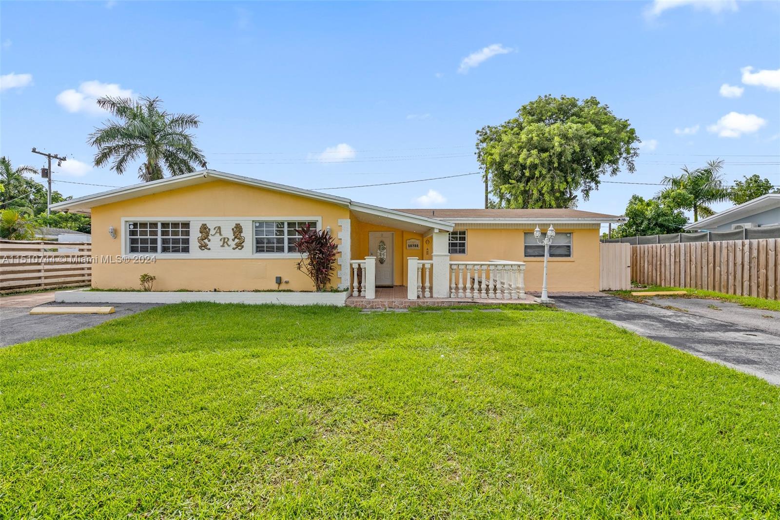 Property for Sale at 18780 Lenaire Dr, Cutler Bay, Miami-Dade County, Florida - Bedrooms: 3 
Bathrooms: 3  - $890,000