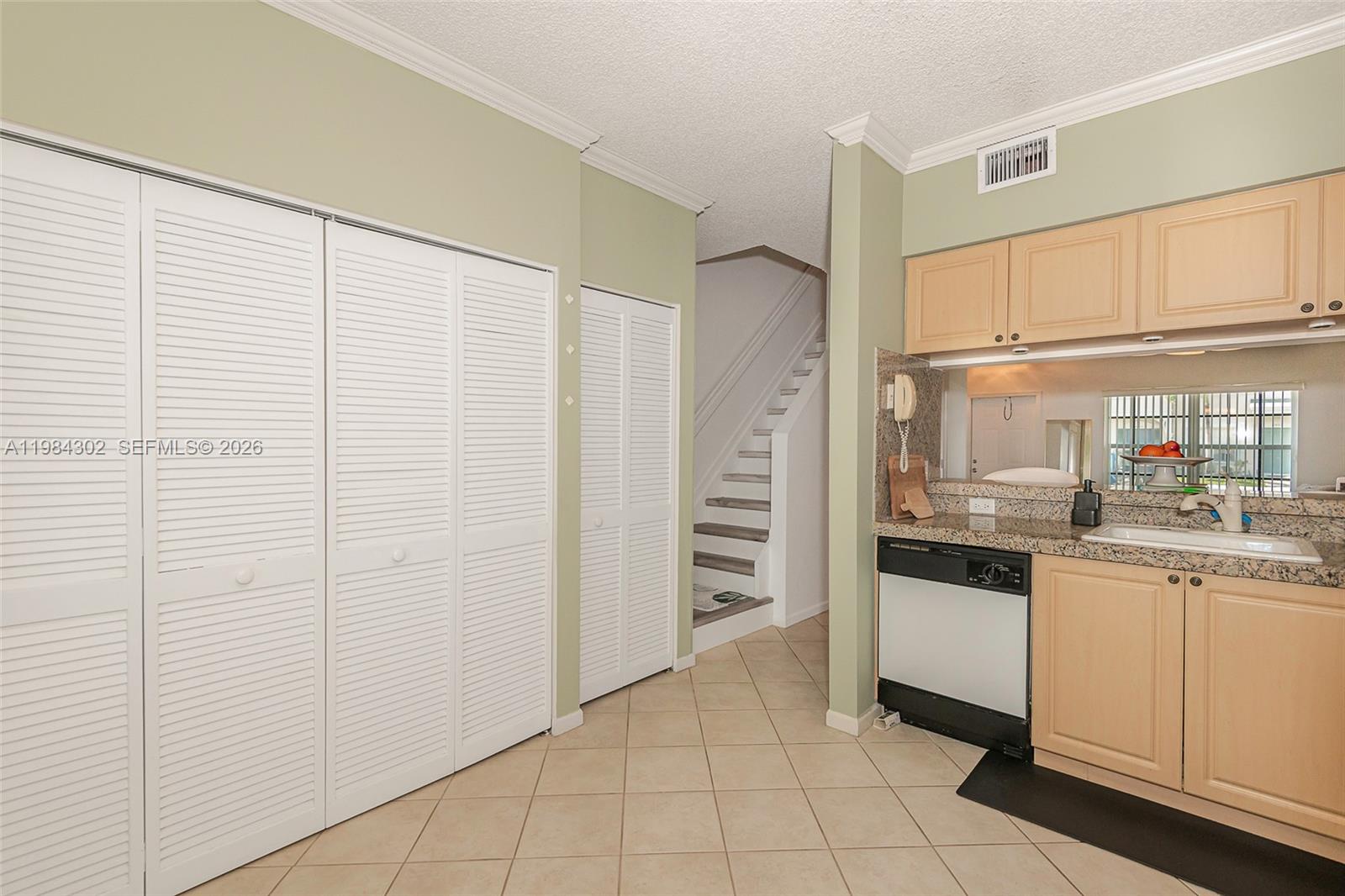 BANYAN OAKRIDGE COMMERCIA - Residential