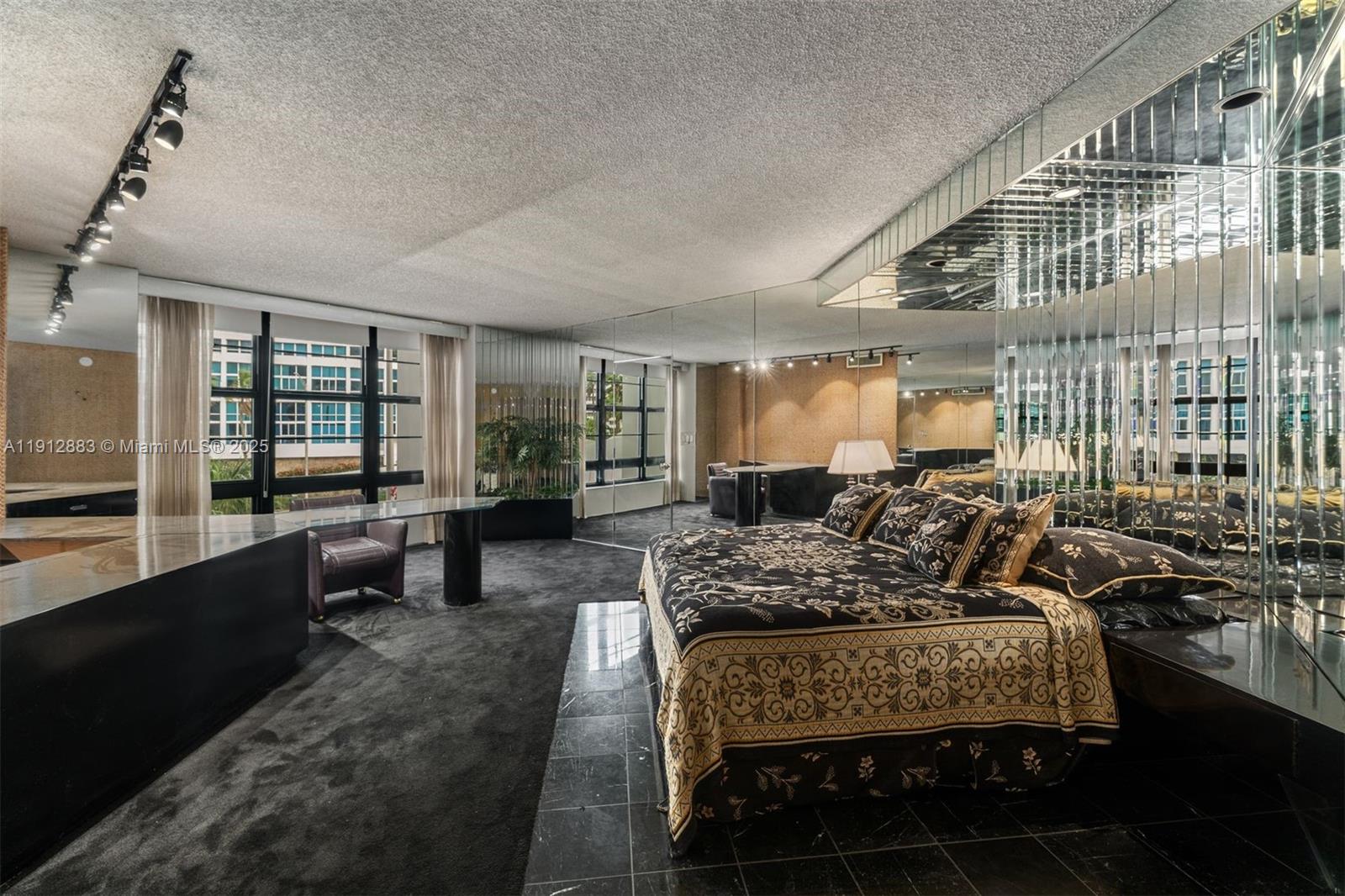 TOWERHOUSE CONDO - Residential