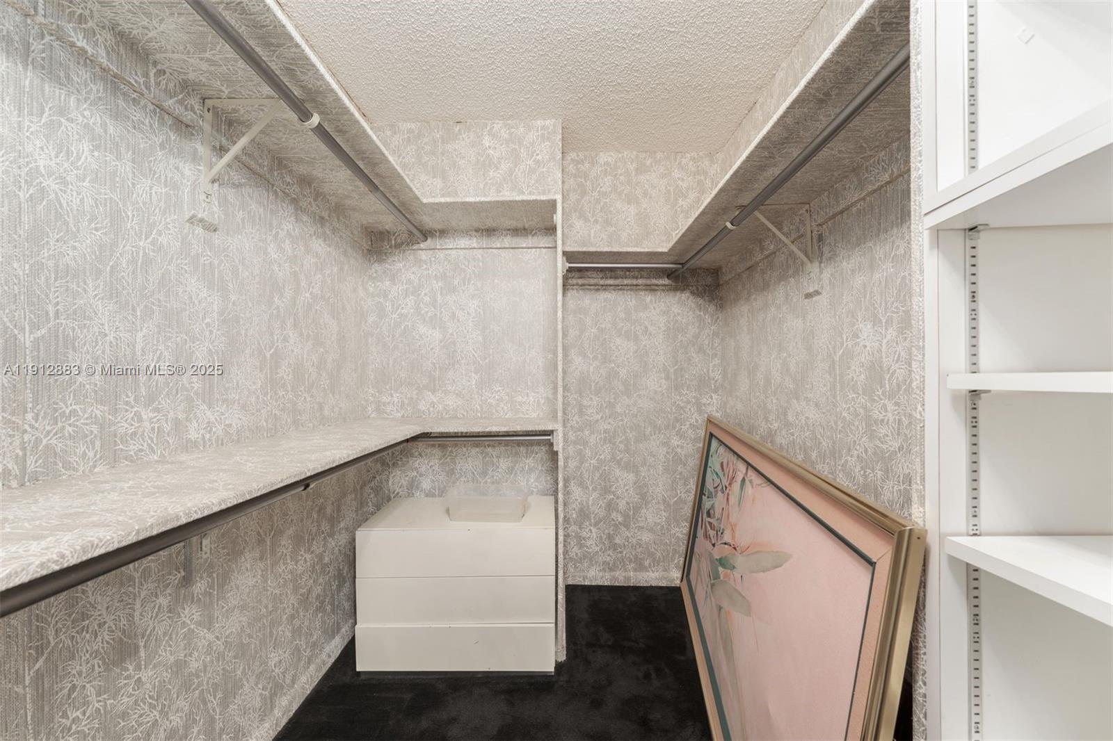 TOWERHOUSE CONDO - Residential