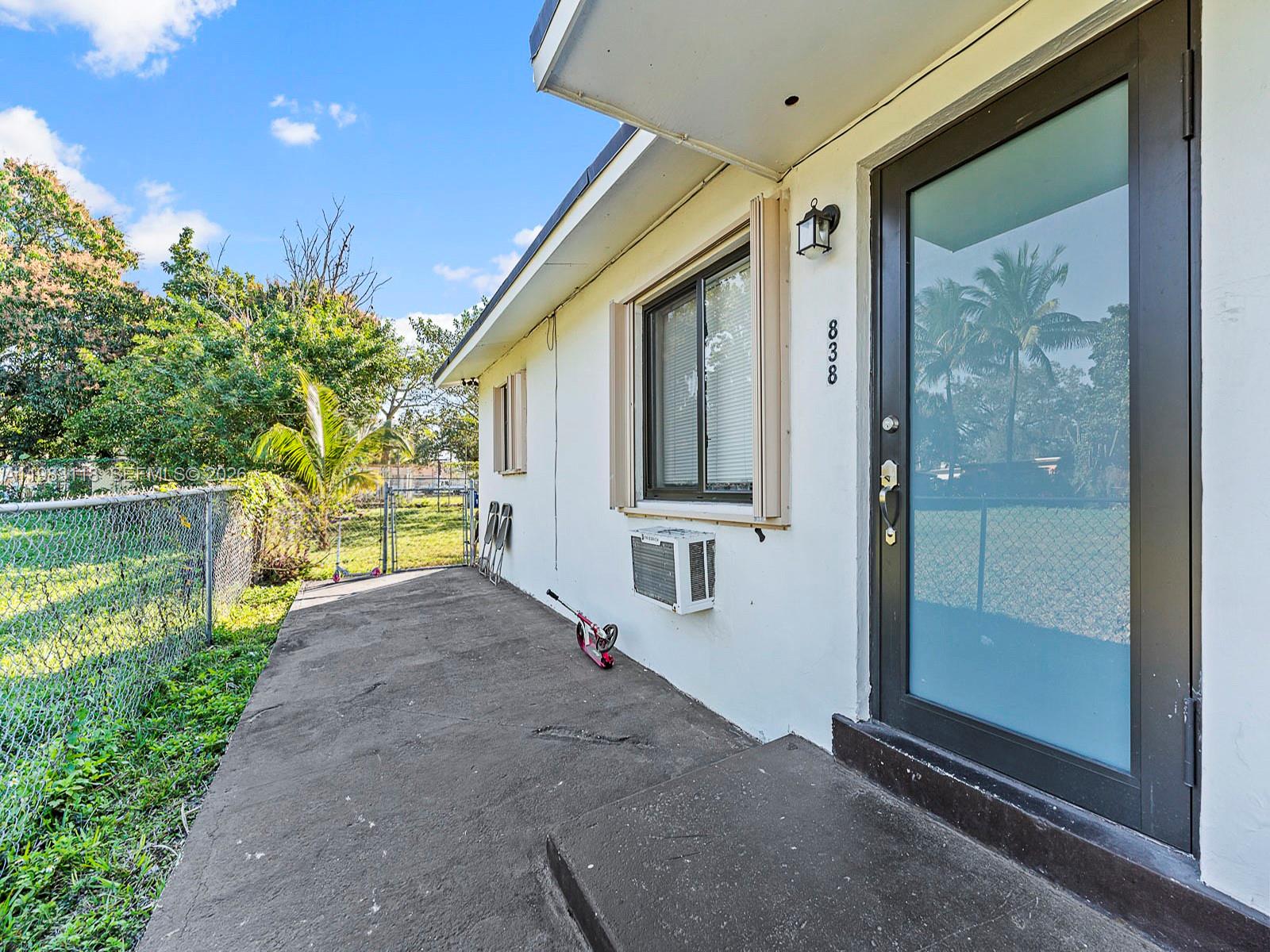 PINE WOOD PK - Residential Lease