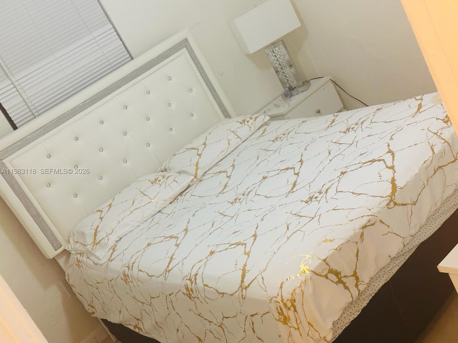 PINE WOOD PK - Residential Lease