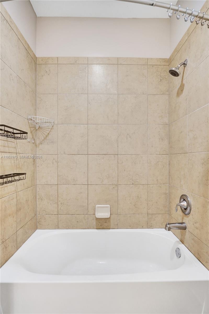 PEMBROKE LAKES SOUTH - Residential