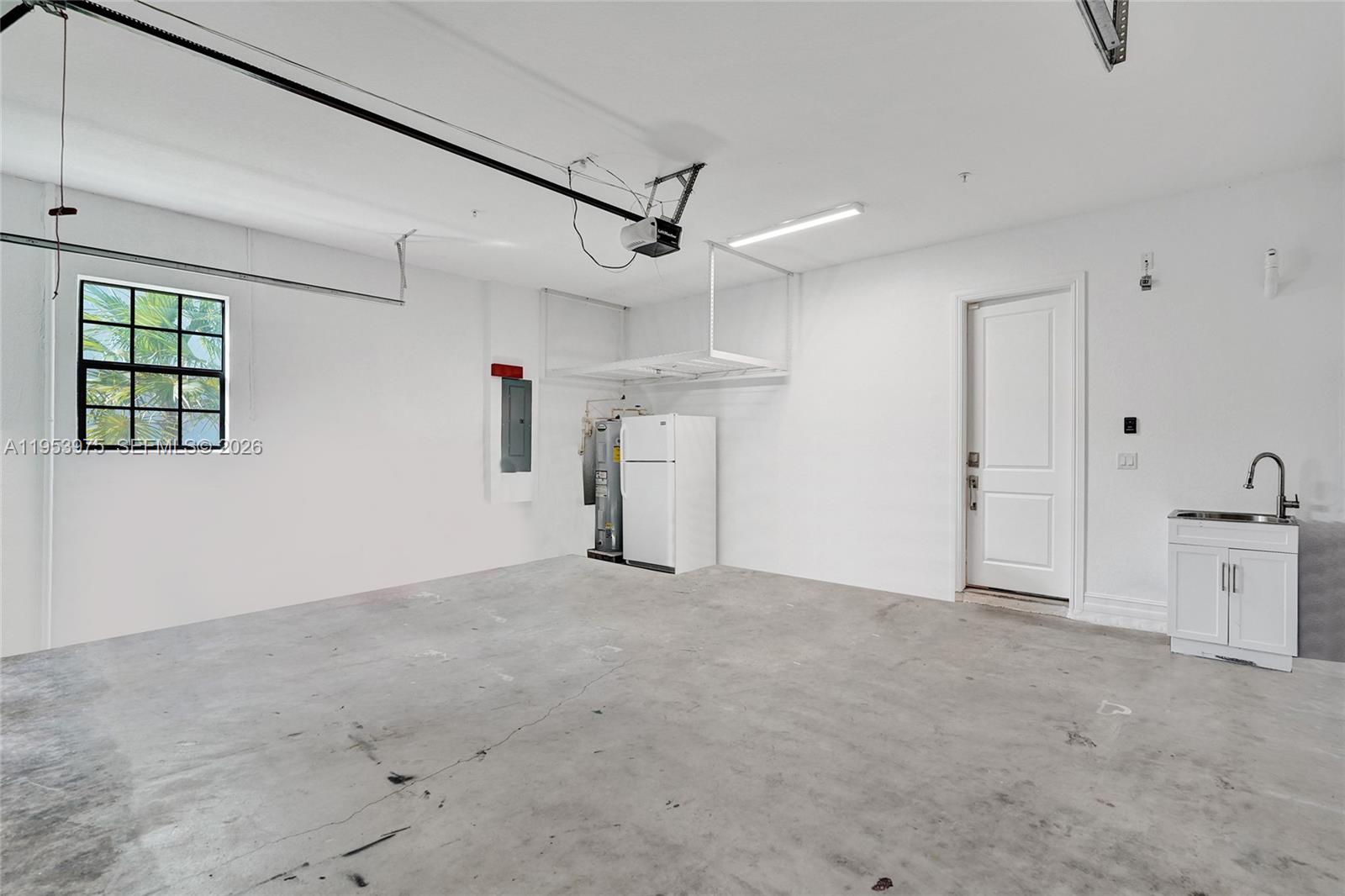 PEMBROKE LAKES SOUTH - Residential