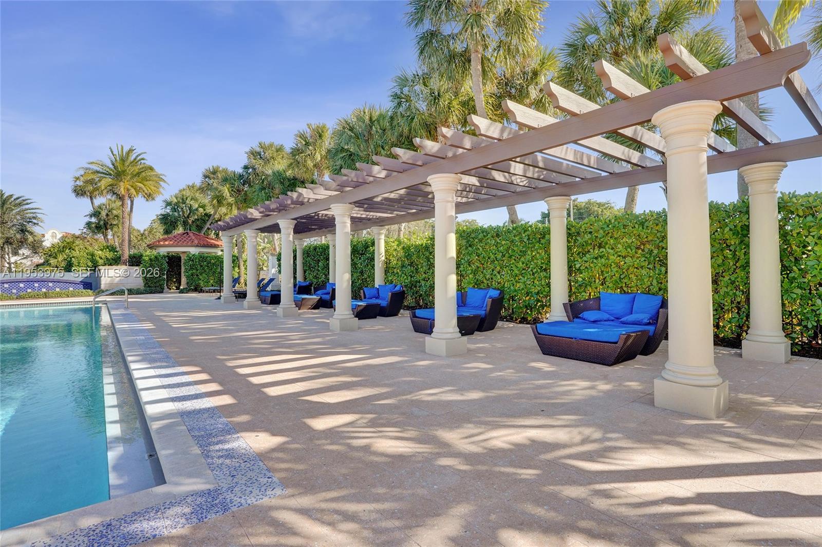 PEMBROKE LAKES SOUTH - Residential