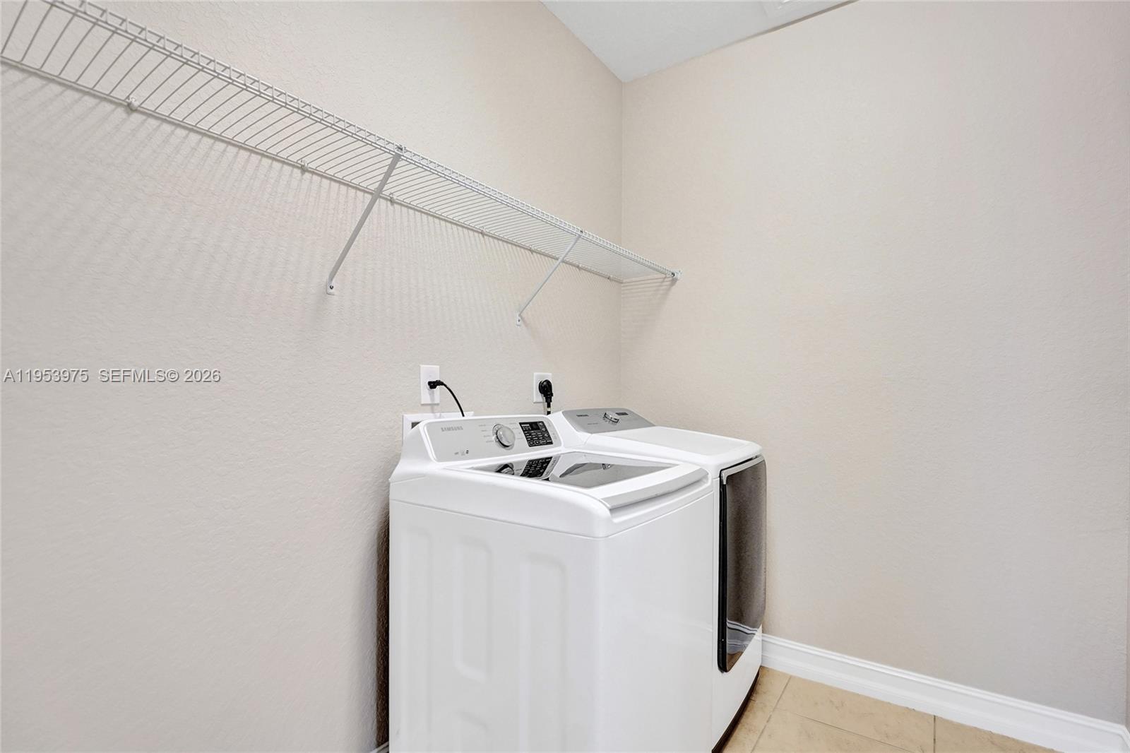 PEMBROKE LAKES SOUTH - Residential