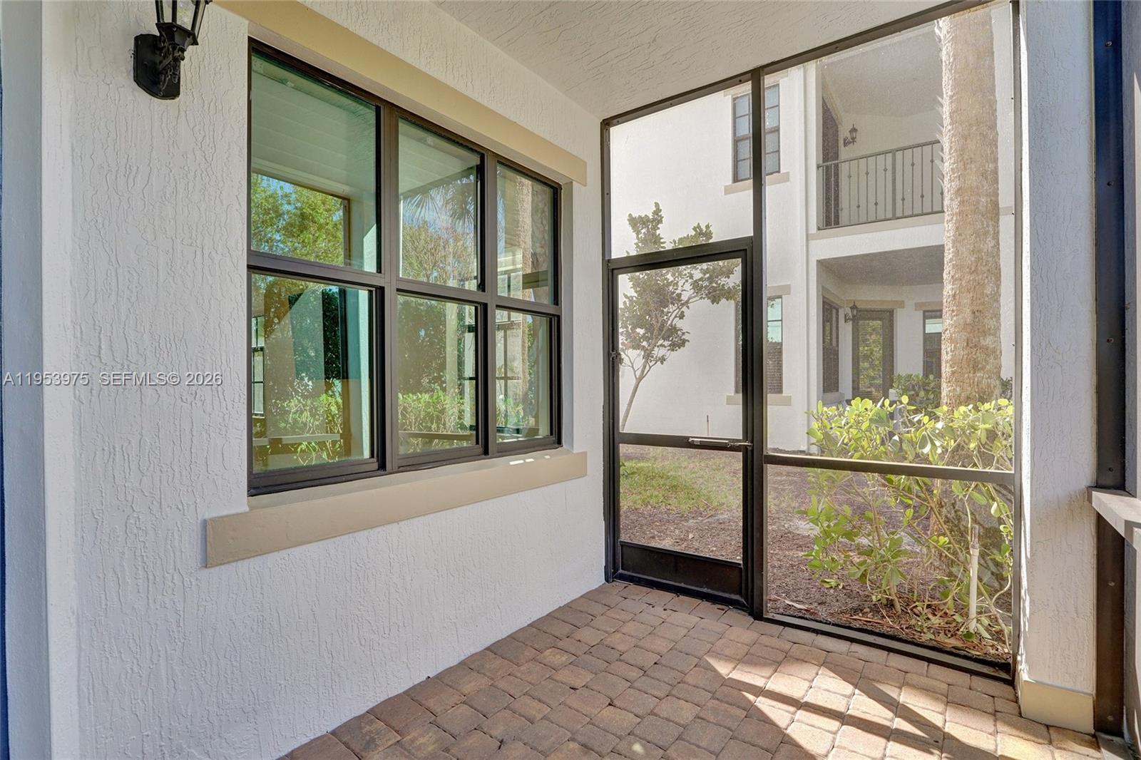 PEMBROKE LAKES SOUTH - Residential