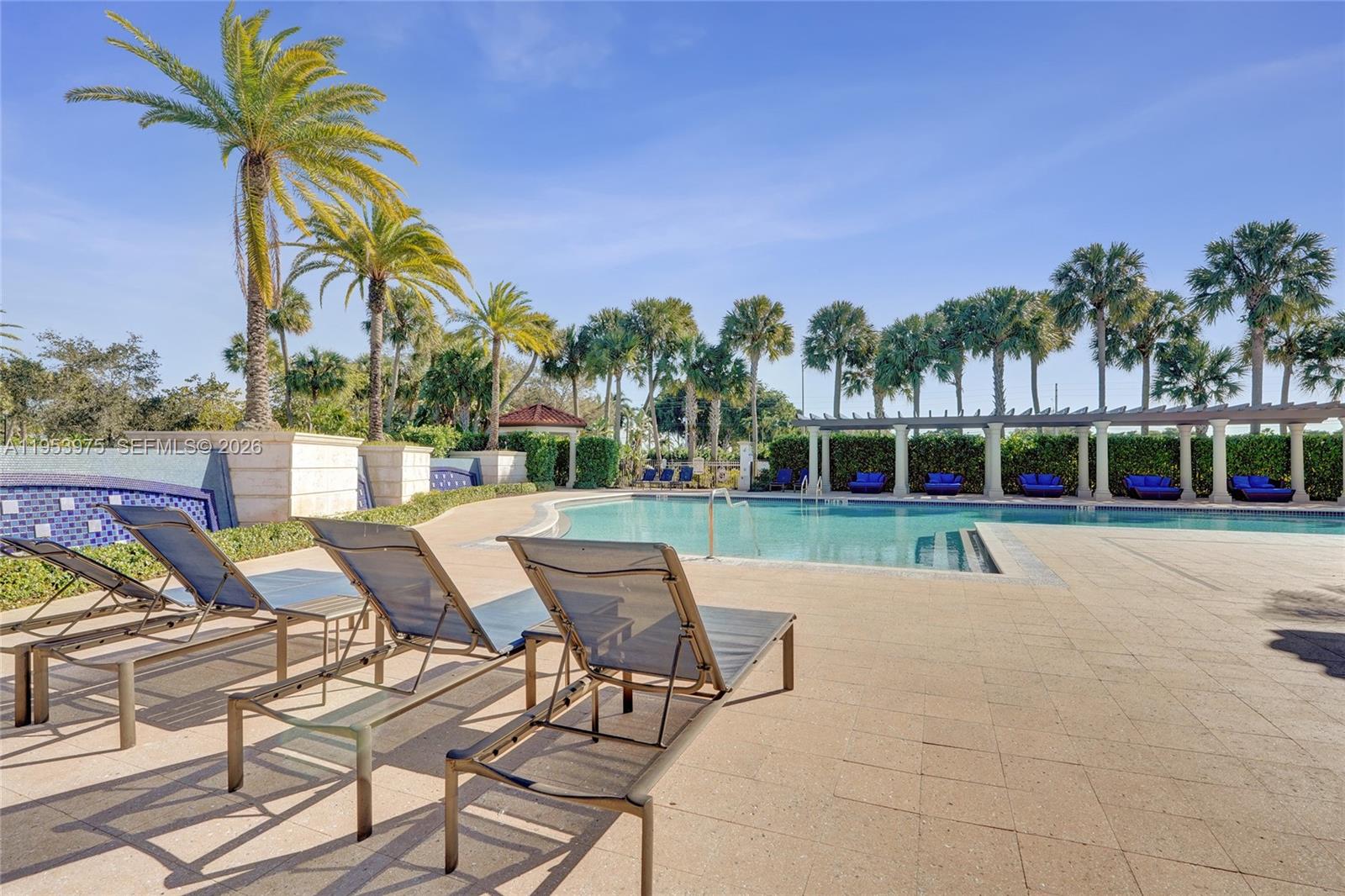 PEMBROKE LAKES SOUTH - Residential