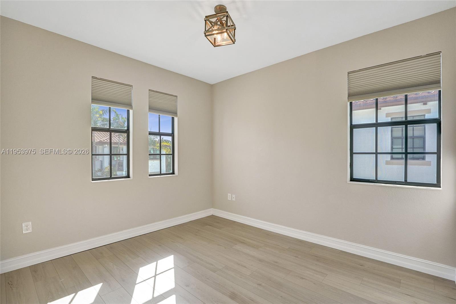 PEMBROKE LAKES SOUTH - Residential