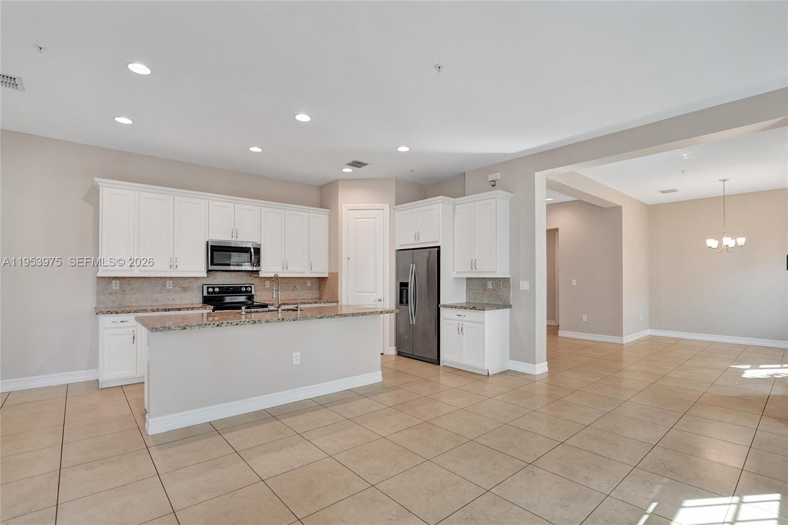 PEMBROKE LAKES SOUTH - Residential