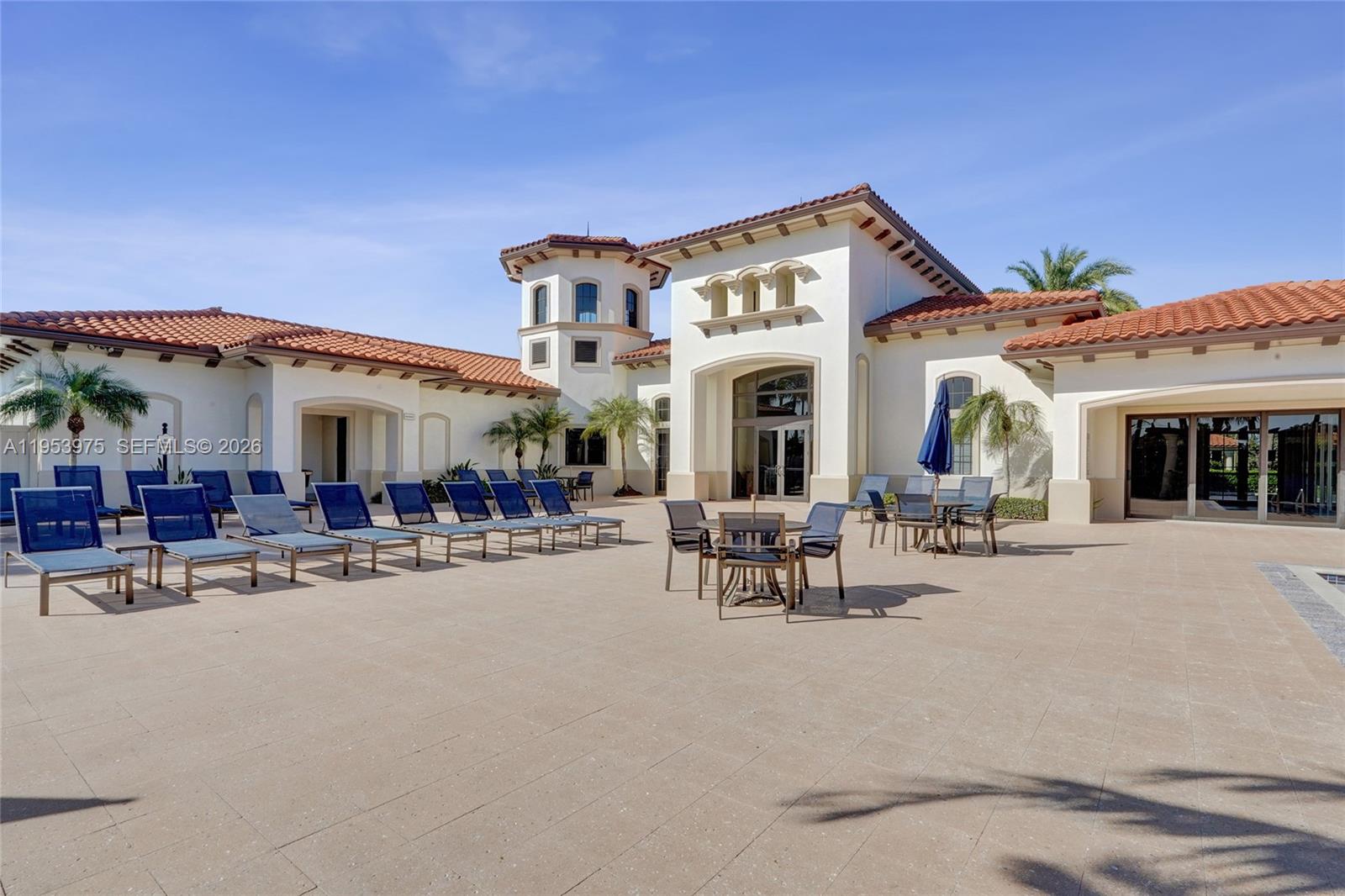 PEMBROKE LAKES SOUTH - Residential