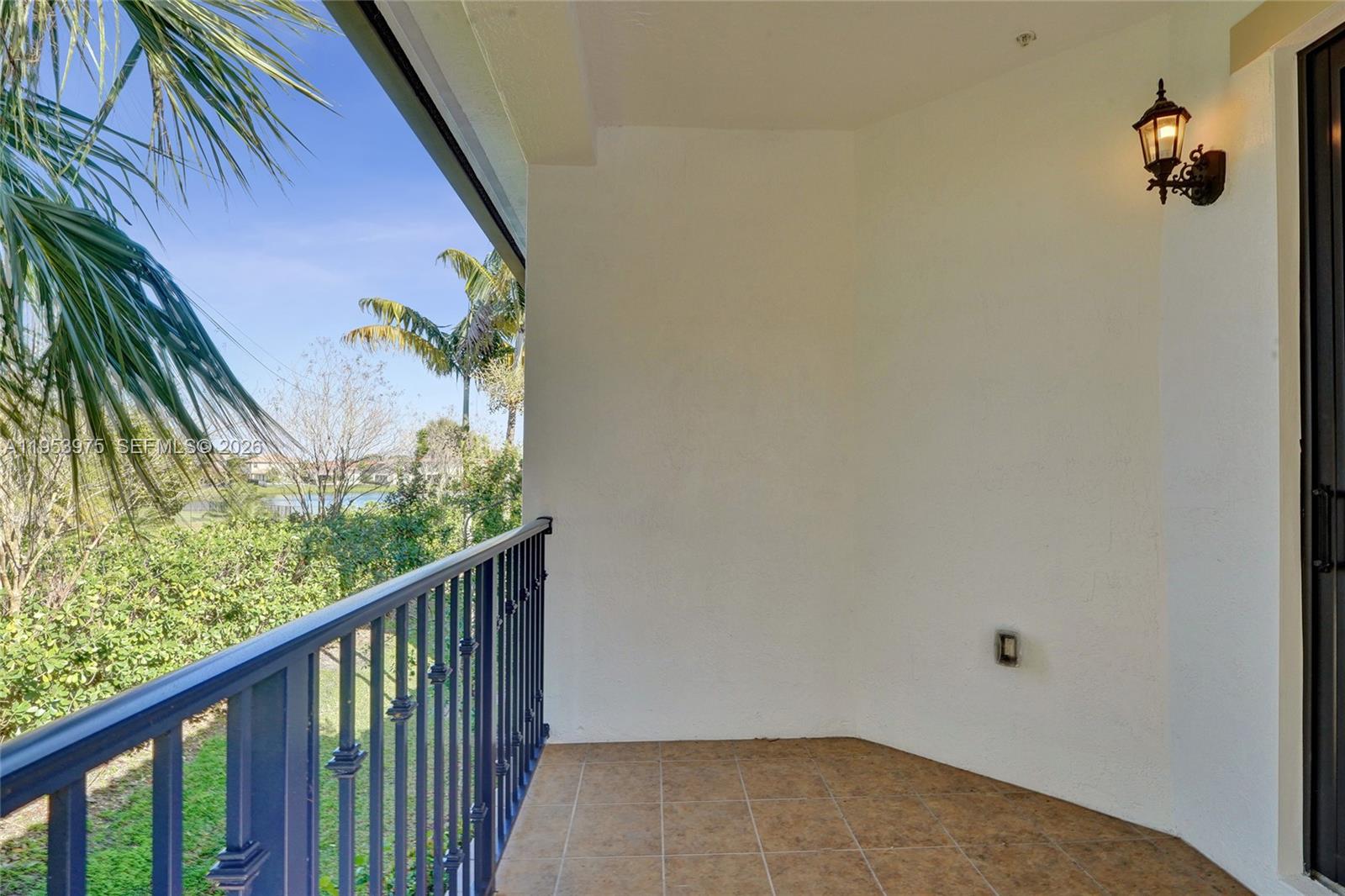 PEMBROKE LAKES SOUTH - Residential