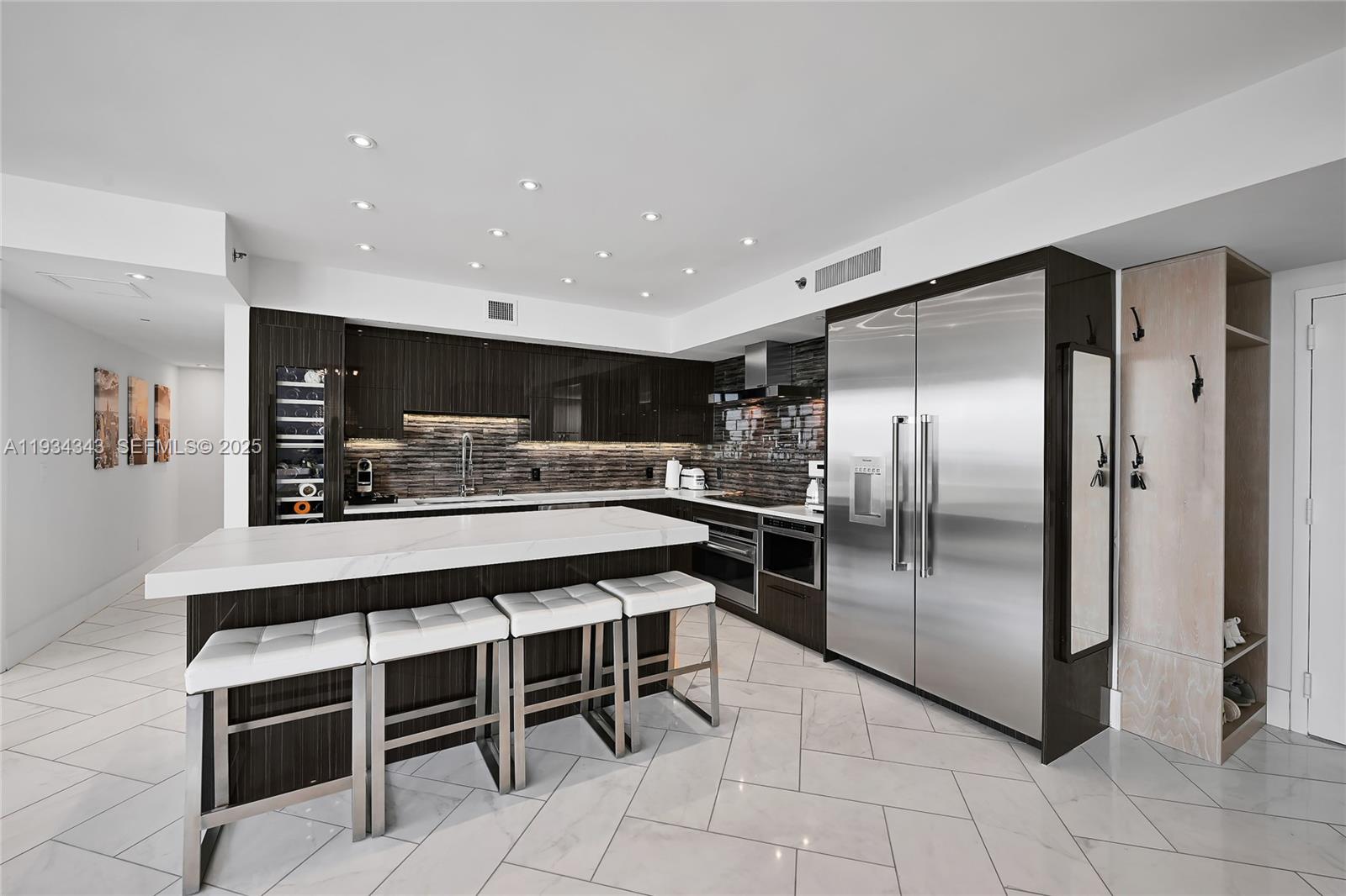 BEACH CLUB CONDO - Residential