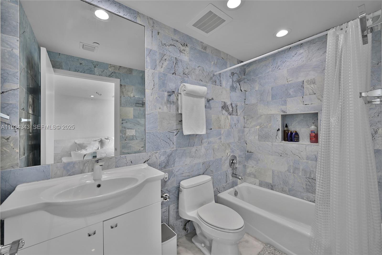 BEACH CLUB CONDO - Residential