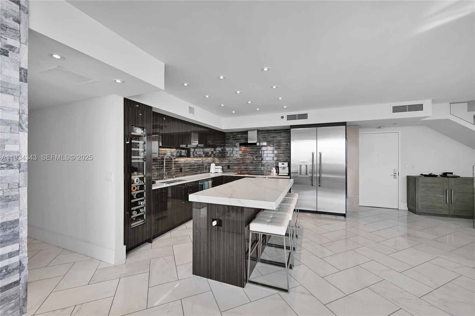 BEACH CLUB CONDO - Residential