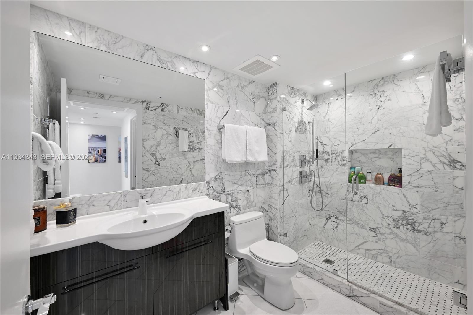 BEACH CLUB CONDO - Residential