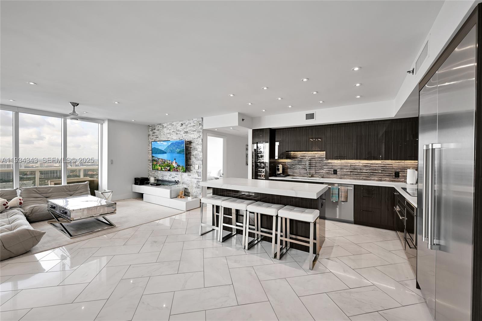 BEACH CLUB CONDO - Residential