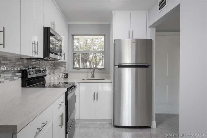 2700 W Sunrise Lakes Dr 103
