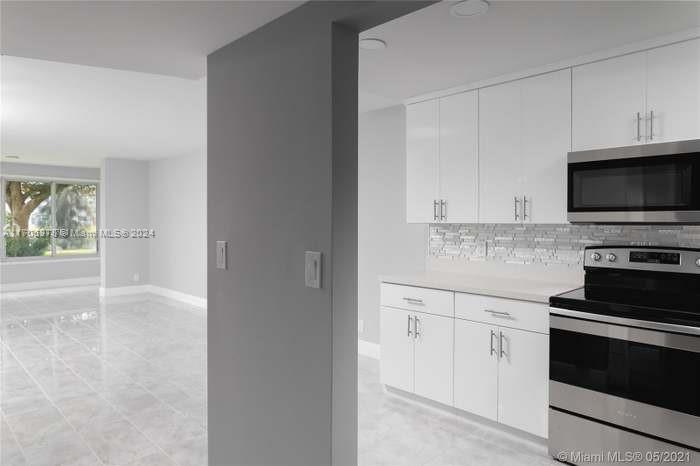 2700 W Sunrise Lakes Dr 103