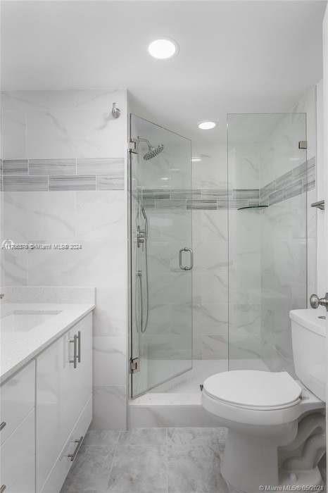 2700 W Sunrise Lakes Dr 103