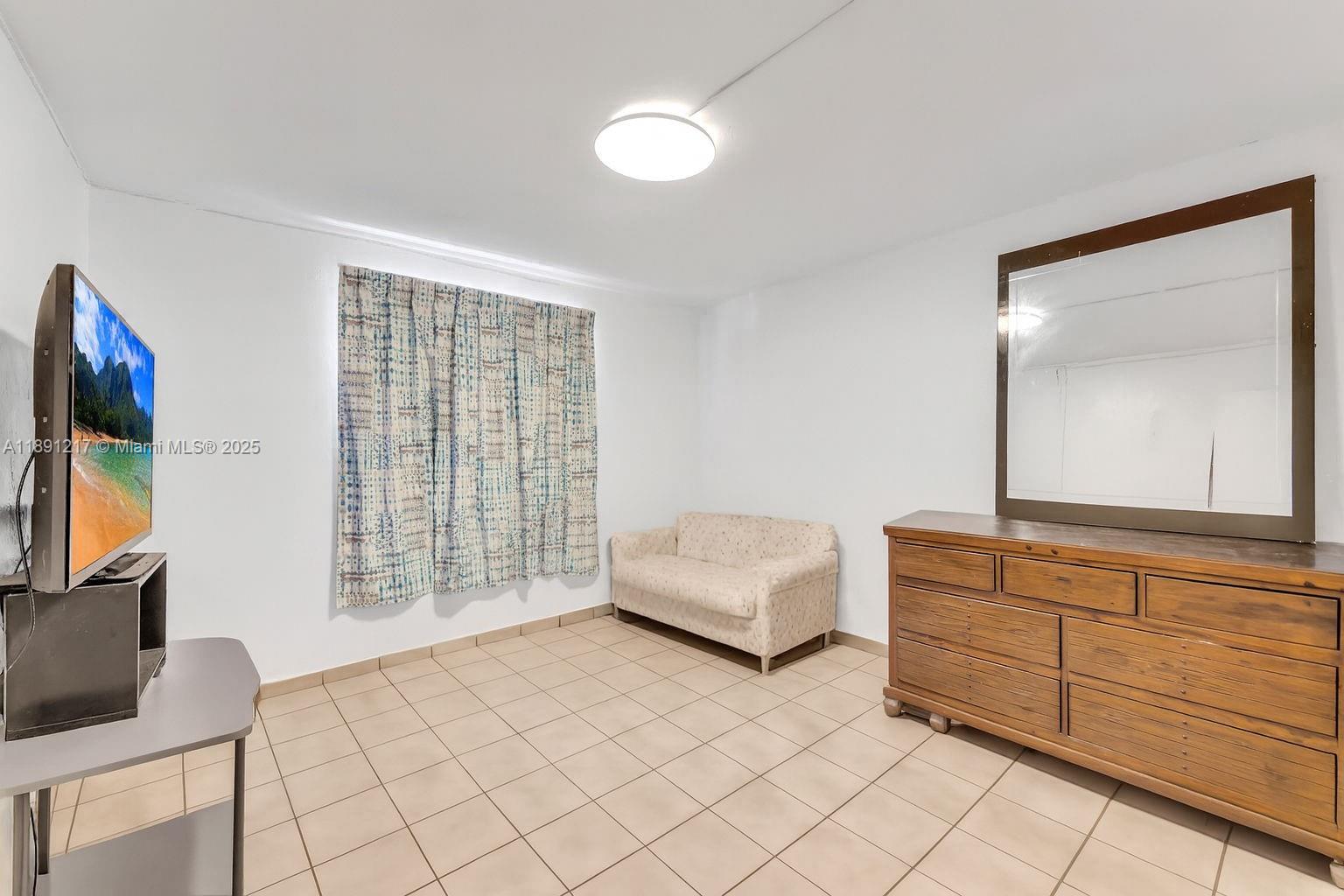 ROYAL PALM GARDENS CONDO - Residential