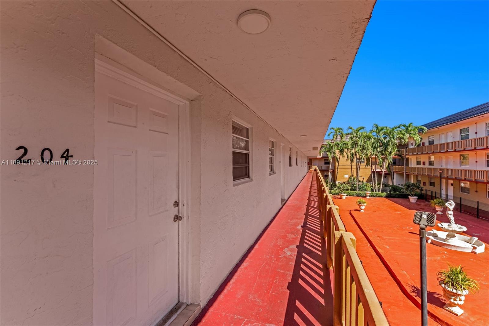 ROYAL PALM GARDENS CONDO - Residential