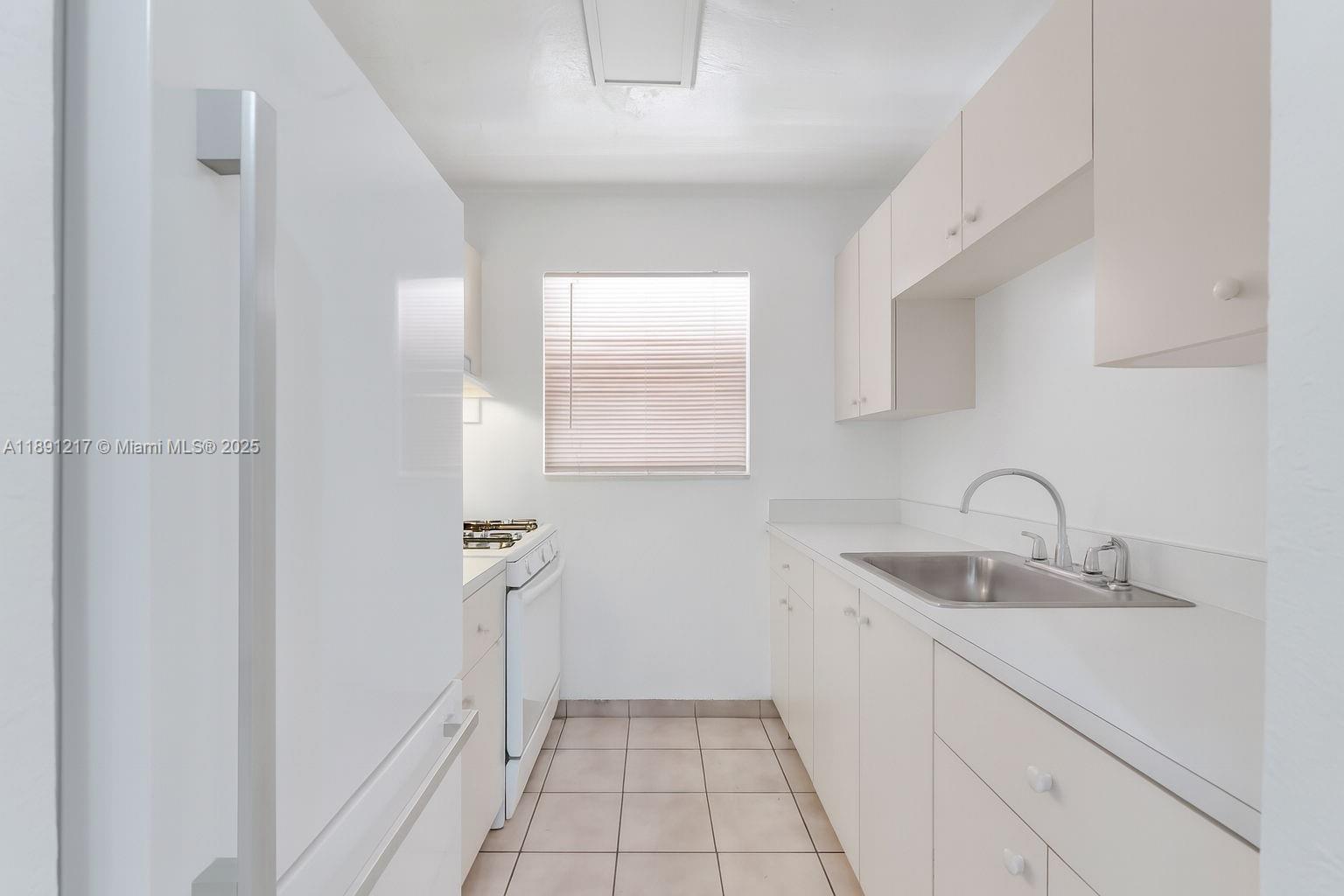 ROYAL PALM GARDENS CONDO - Residential