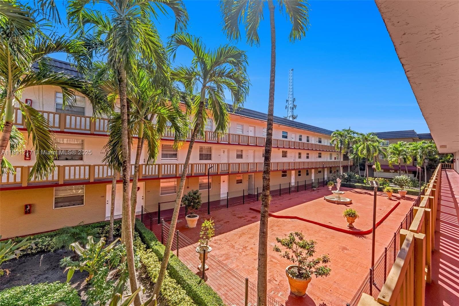 ROYAL PALM GARDENS CONDO - Residential