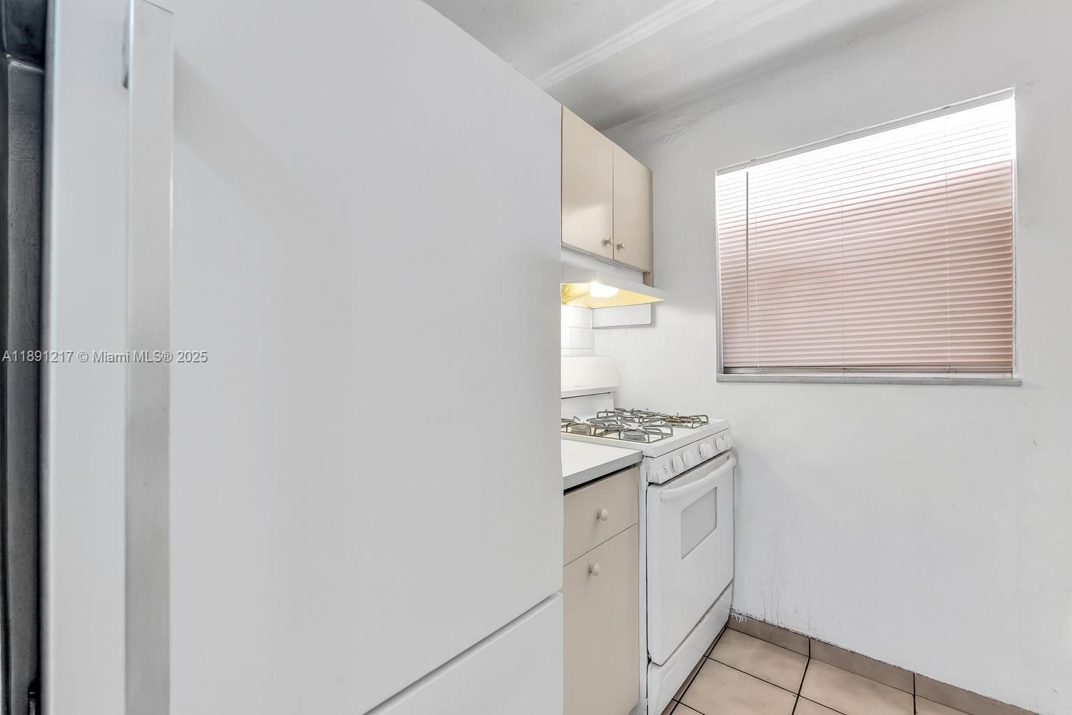 ROYAL PALM GARDENS CONDO - Residential