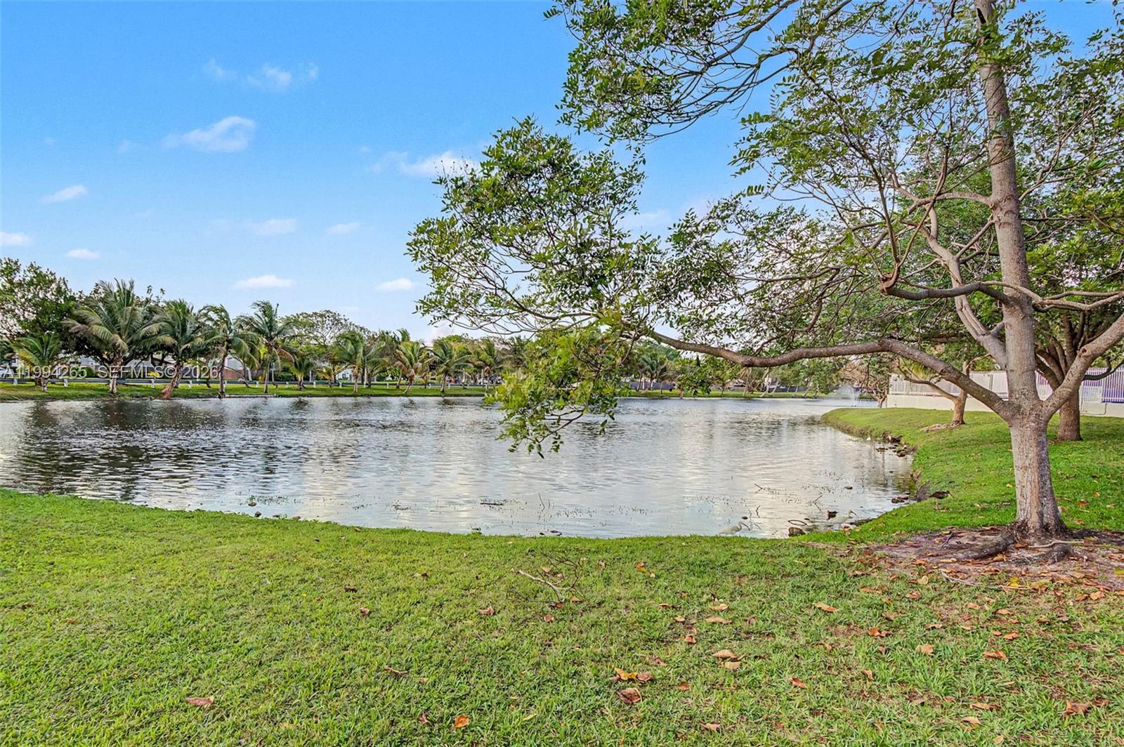 SNAPPER CREEK TOWNHOUSES - Residential
