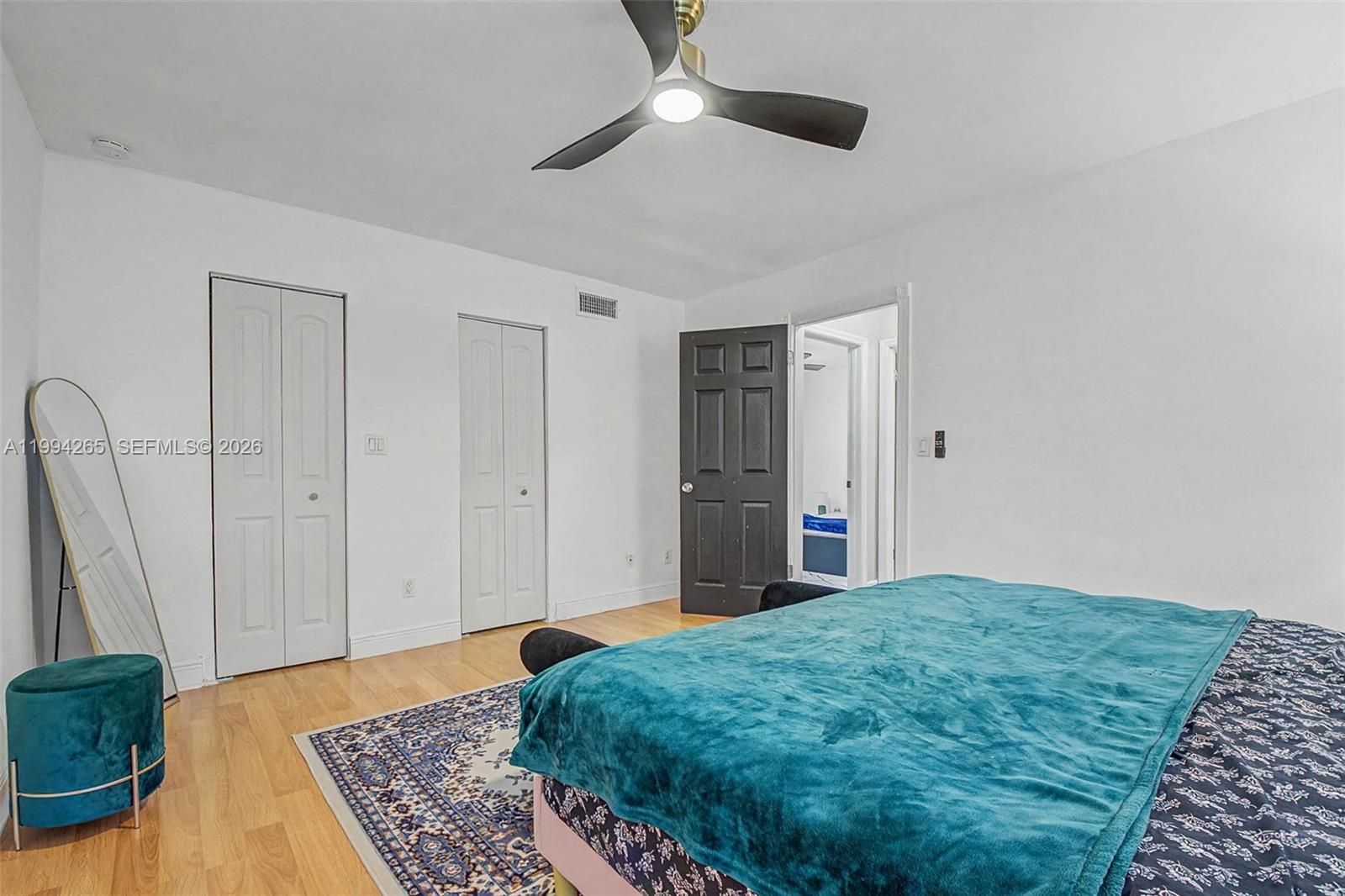 SNAPPER CREEK TOWNHOUSES - Residential