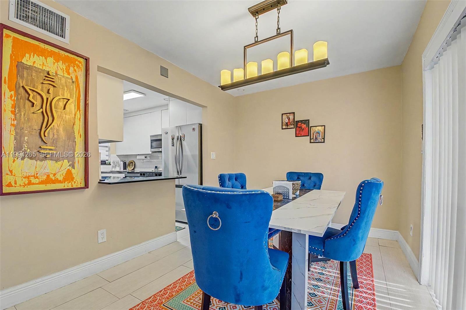 SNAPPER CREEK TOWNHOUSES - Residential