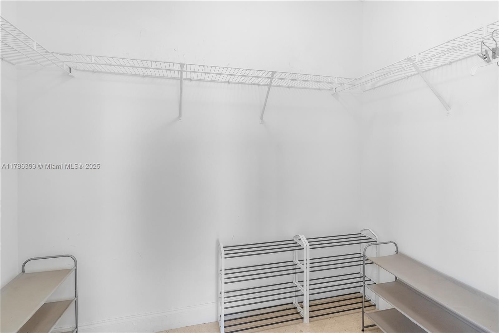 LA PERLA CONDO - Residential