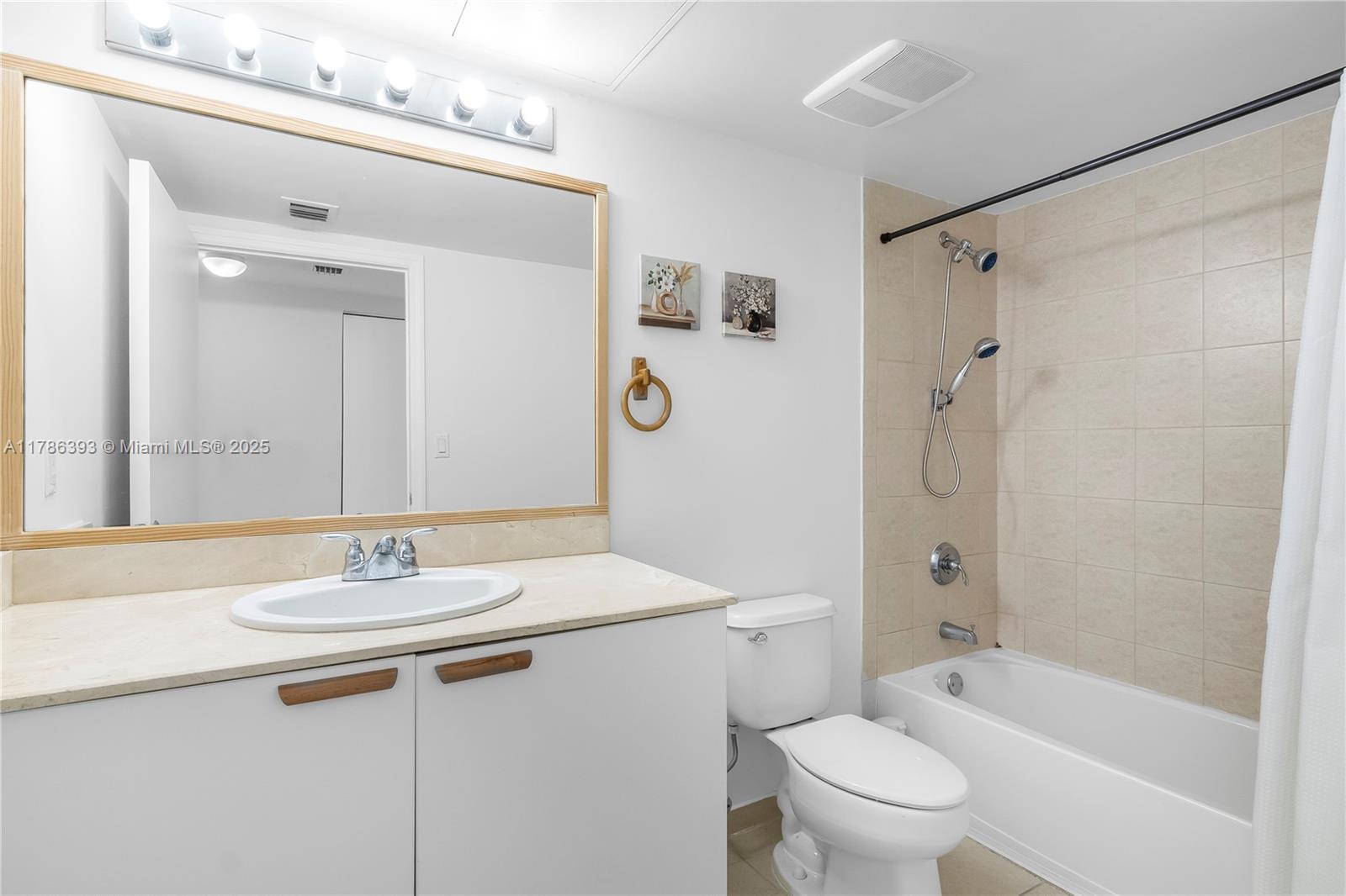 LA PERLA CONDO - Residential