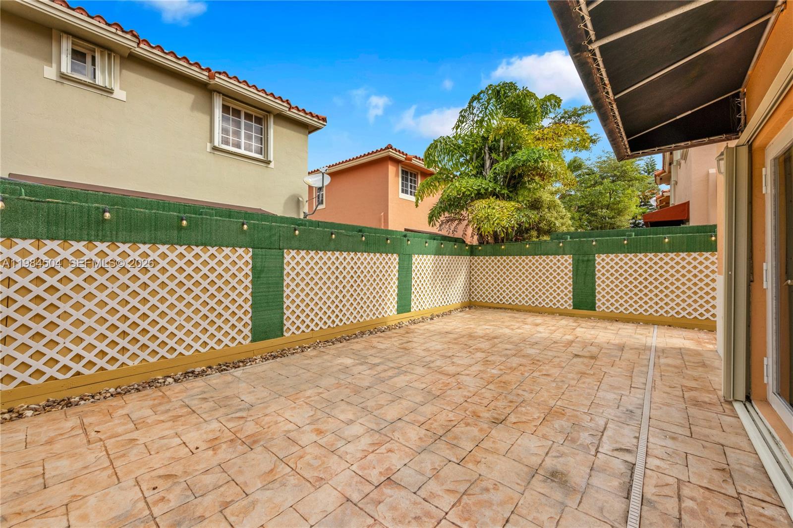 VILLAS OF BARCELONA - Residential