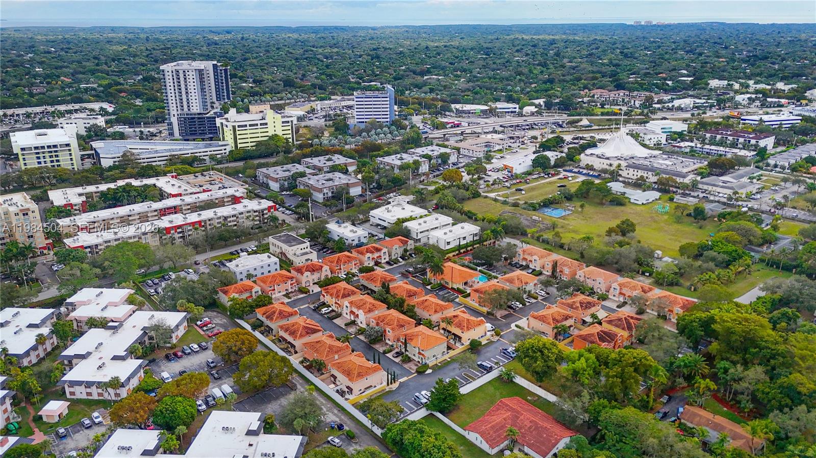 VILLAS OF BARCELONA - Residential