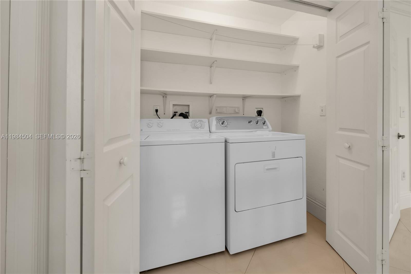 VILLAS OF BARCELONA - Residential