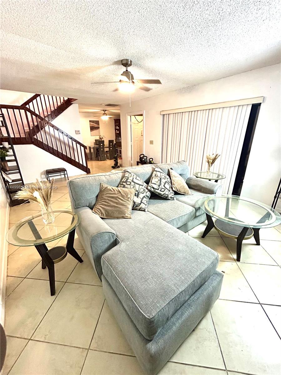2832 SW 12th St 2832