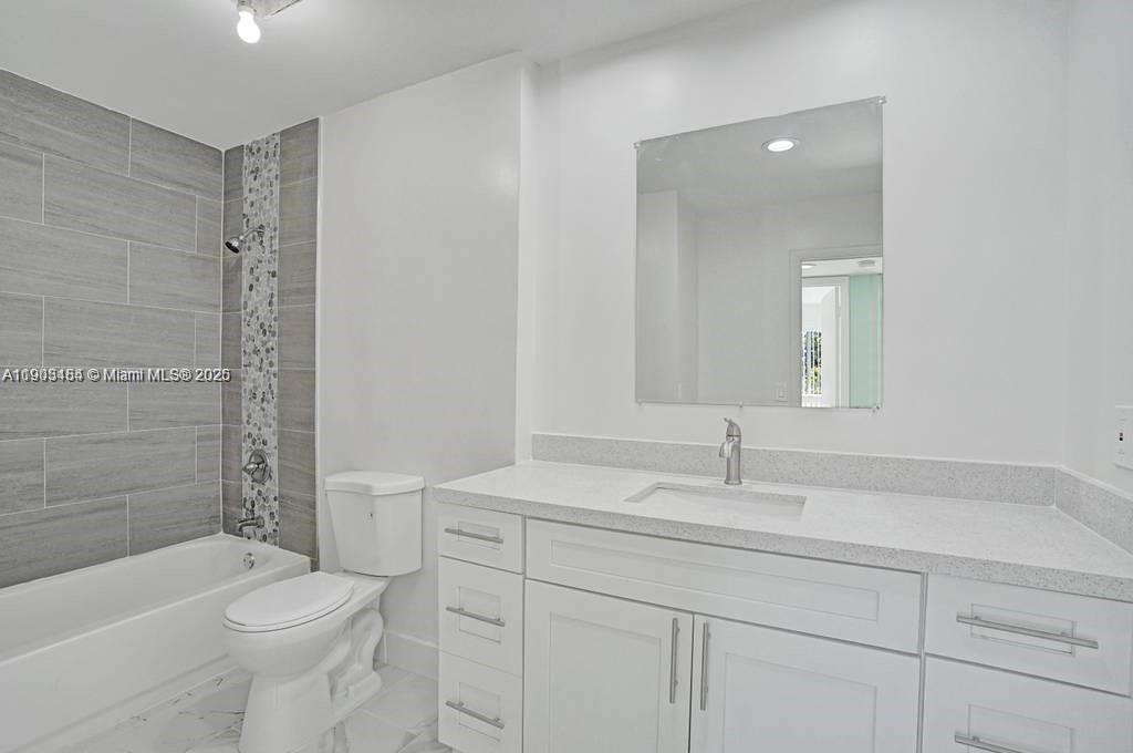 LAKES OF JACARANDA BLDG 1 - Residential Lease