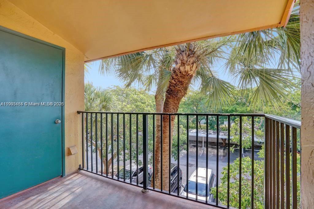 LAKES OF JACARANDA BLDG 1 - Residential Lease