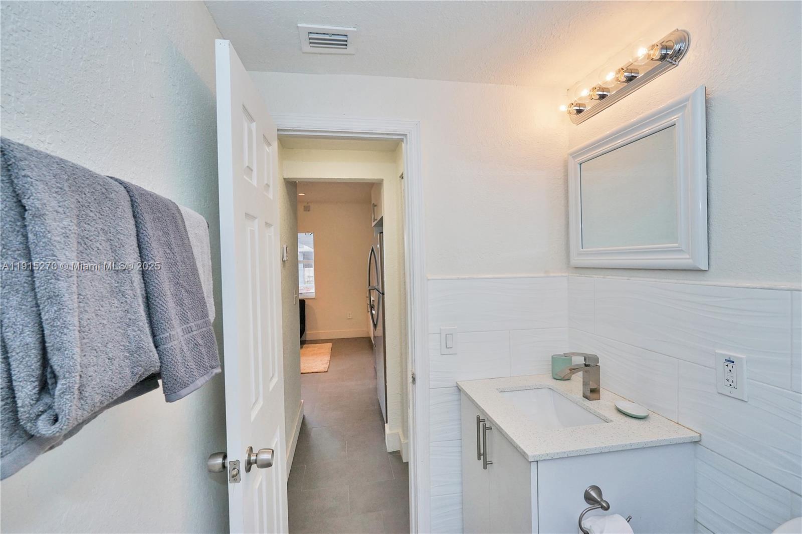 BARCELONA CONDO - Residential Lease