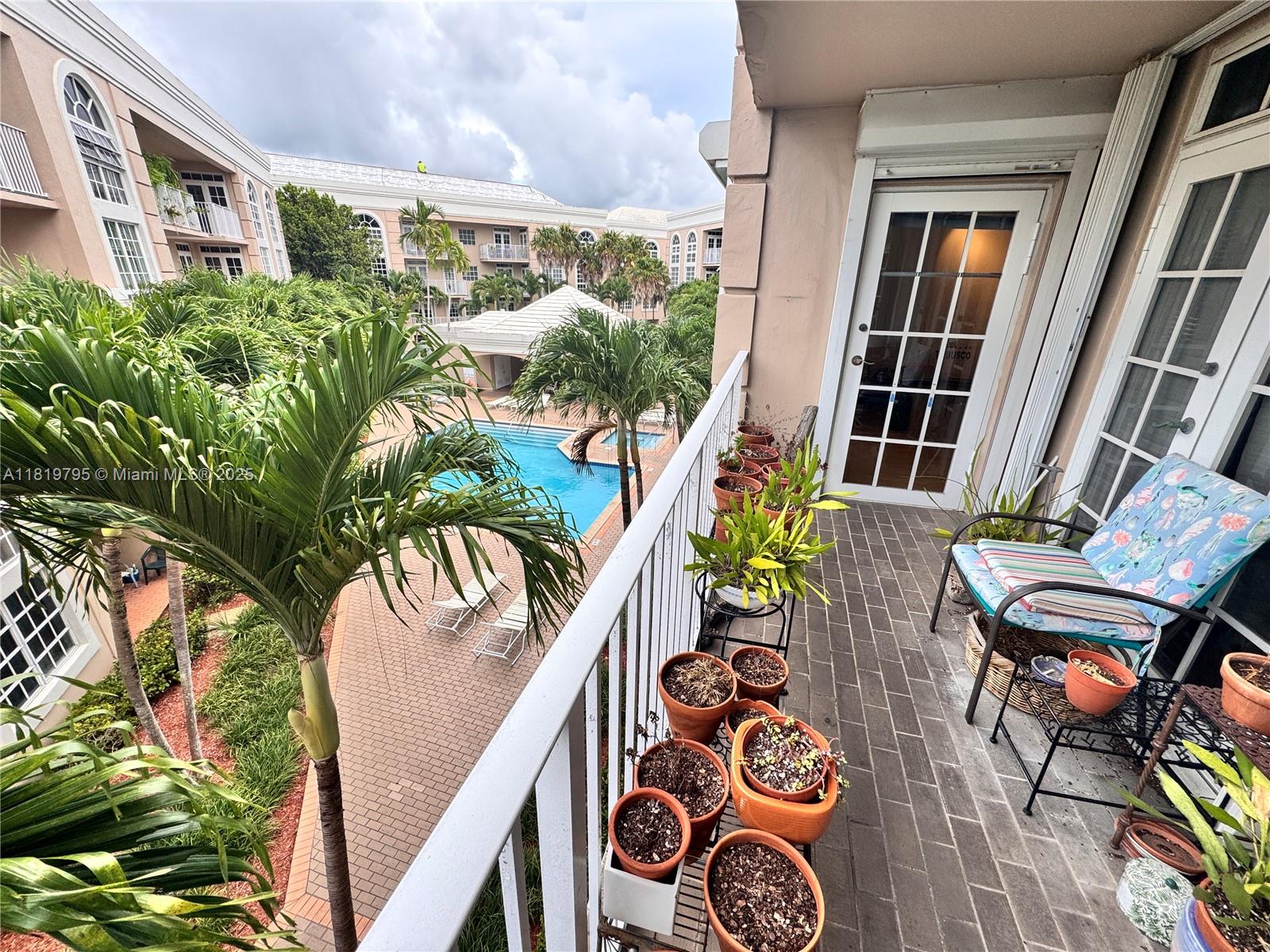 UNIVERSITY INN CONDO - Residential