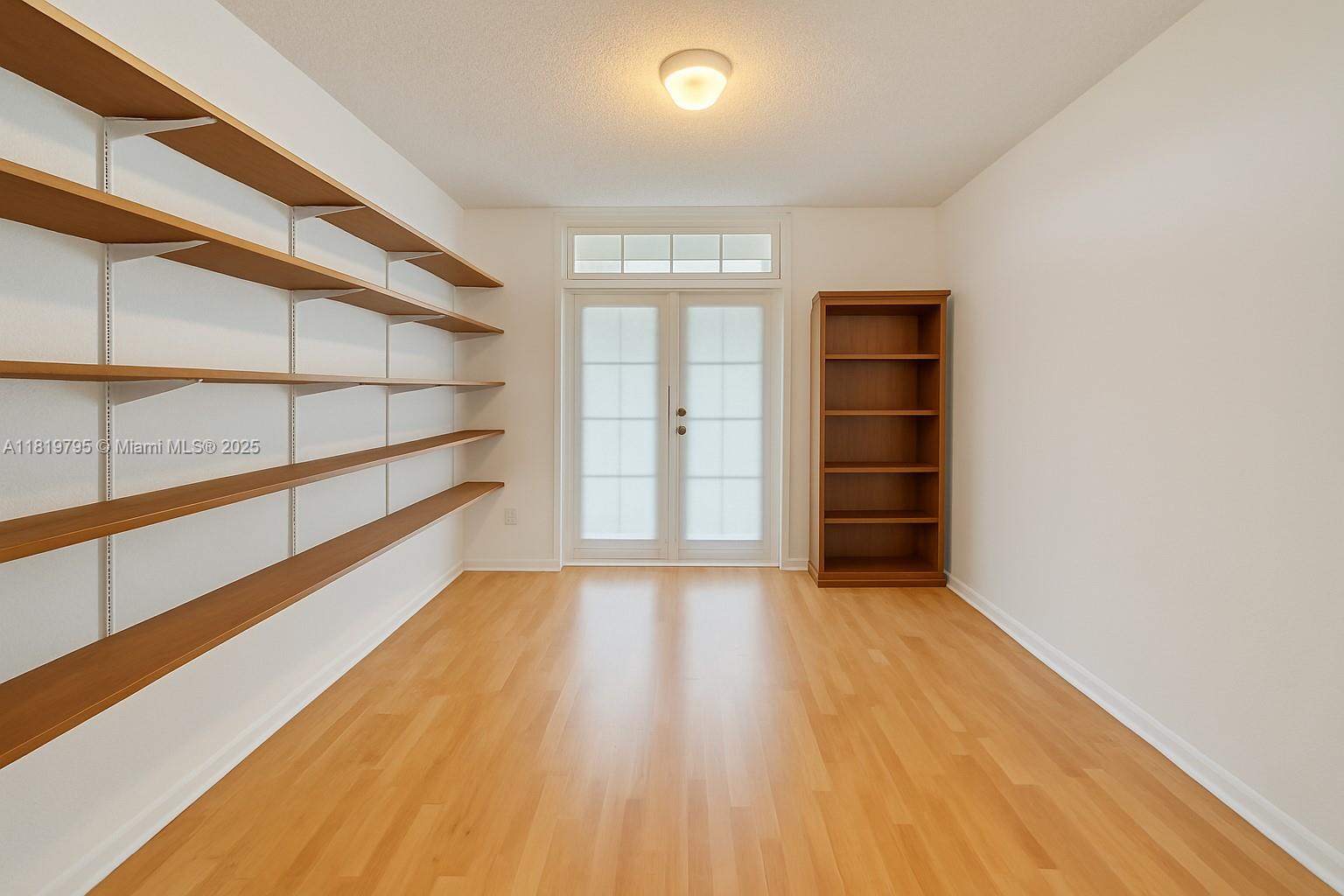 UNIVERSITY INN CONDO - Residential