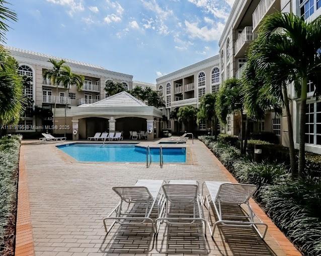 UNIVERSITY INN CONDO - Residential