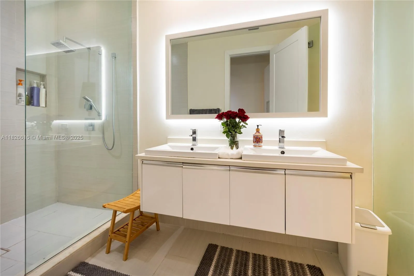 Doral, Florida 33178, United States, 3 Bedrooms Bedrooms, ,3 BathroomsBathrooms,Residential,Active,156452