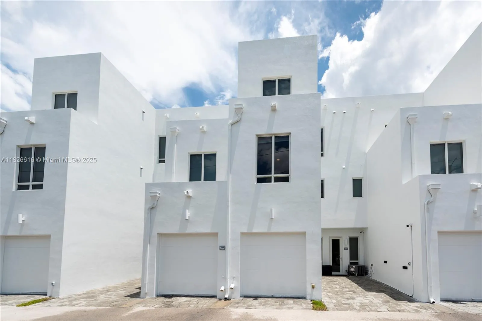 Doral, Florida 33178, United States, 3 Bedrooms Bedrooms, ,3 BathroomsBathrooms,Residential,Active,156452