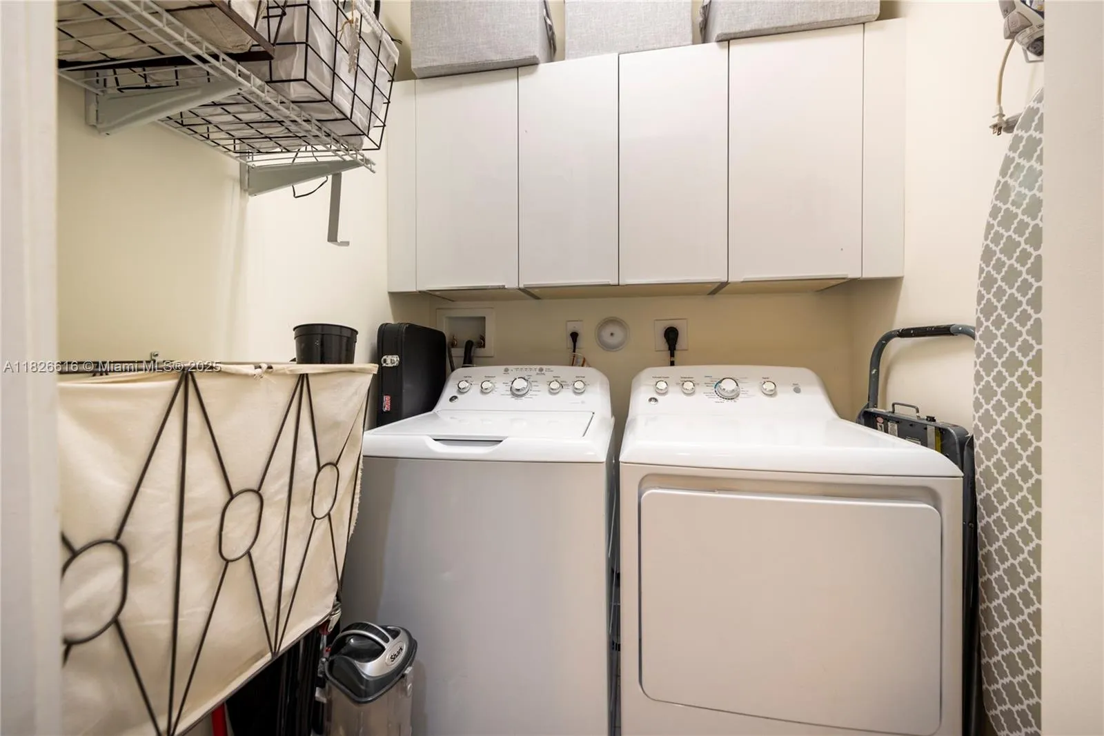 Doral, Florida 33178, United States, 3 Bedrooms Bedrooms, ,3 BathroomsBathrooms,Residential,Active,156452