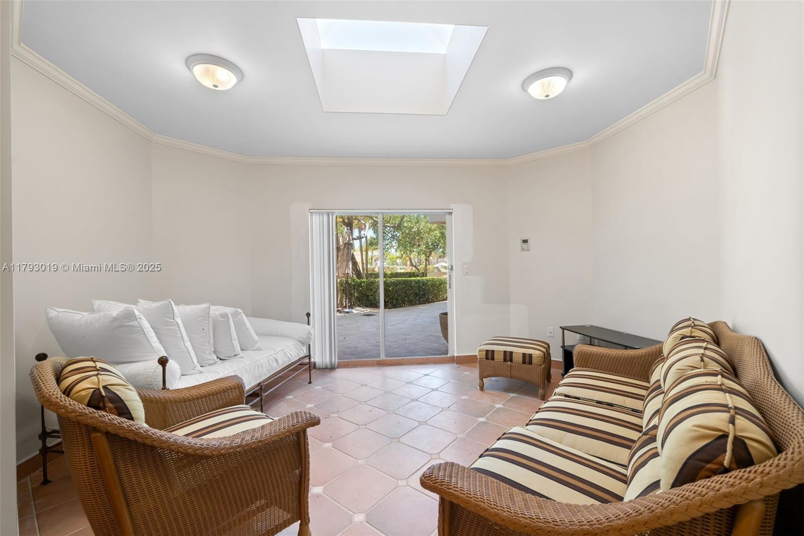 BAL HARBOUR TOWER CONDO - Residential