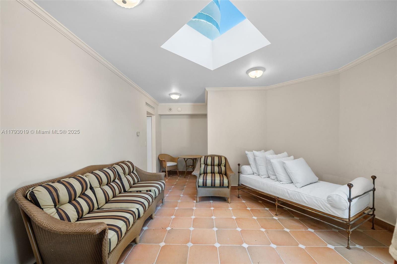 BAL HARBOUR TOWER CONDO - Residential