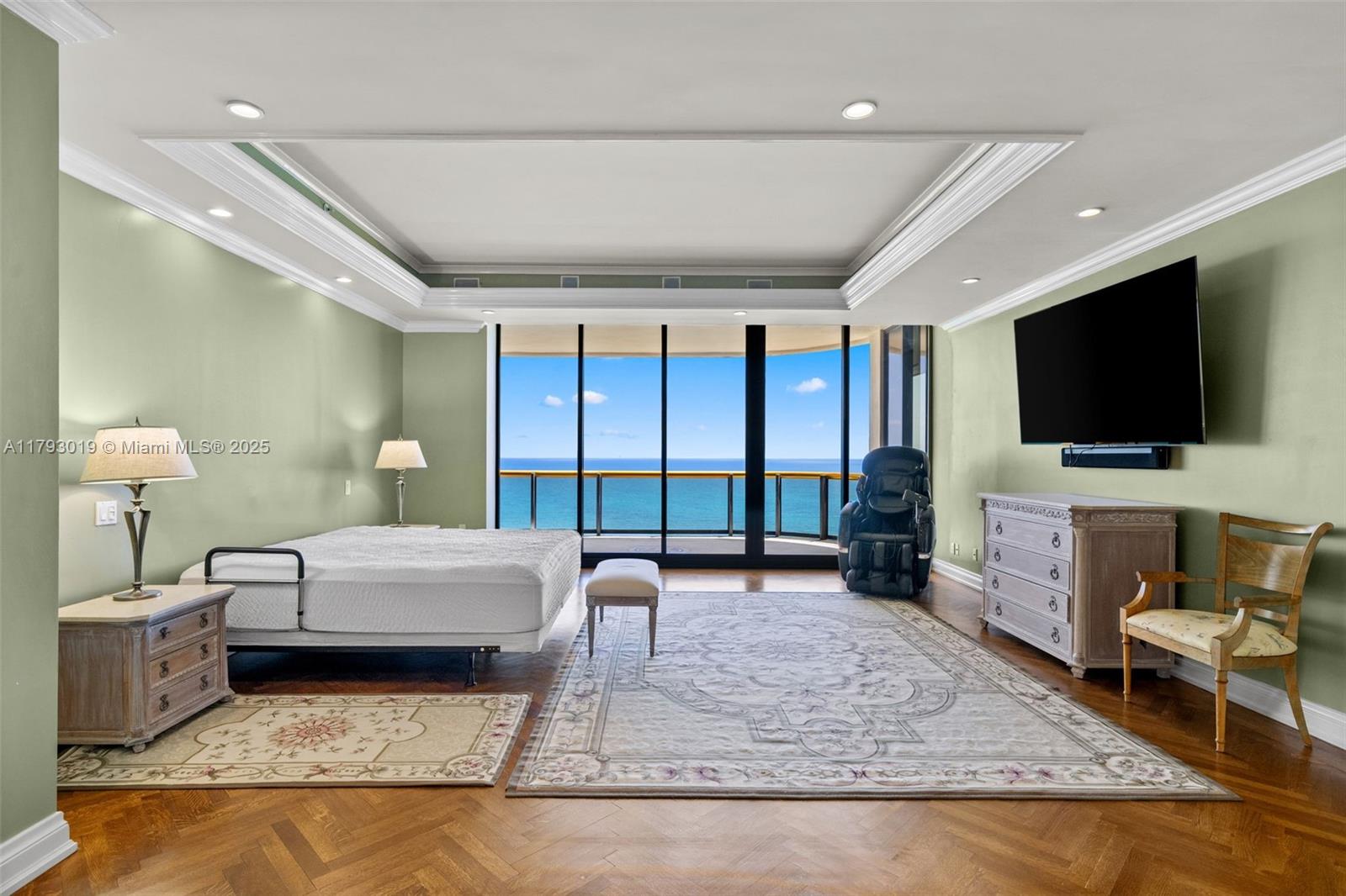 BAL HARBOUR TOWER CONDO - Residential